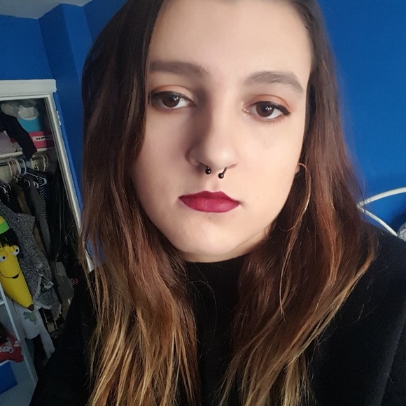 Meet your Posher, Jill - Picture 2 of 2